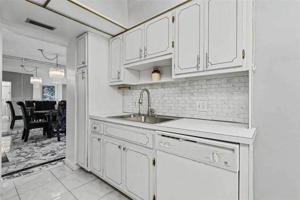 4330 Hillcrest Drive Hollywood FL 33021
