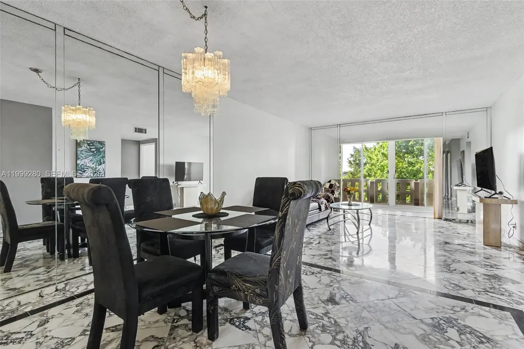 4330 Hillcrest Drive Hollywood FL 33021