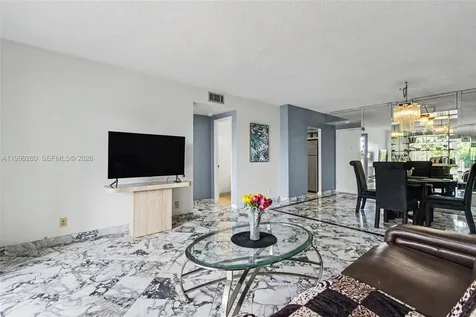 4330 Hillcrest Drive Hollywood FL 33021