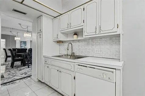 4330 Hillcrest Drive Hollywood FL 33021