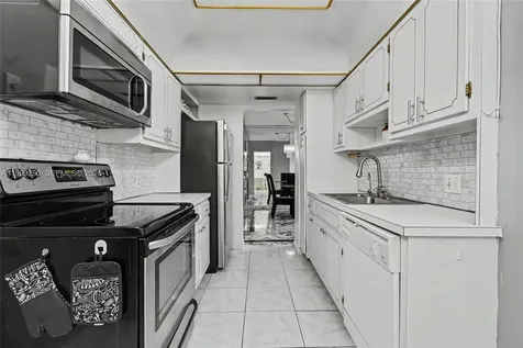 4330 Hillcrest Drive Hollywood FL 33021