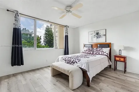 4330 Hillcrest Drive Hollywood FL 33021