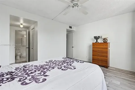 4330 Hillcrest Drive Hollywood FL 33021