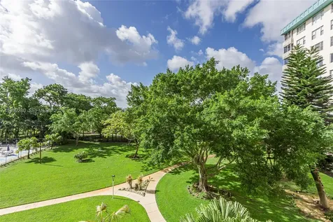 4330 Hillcrest Drive Hollywood FL 33021