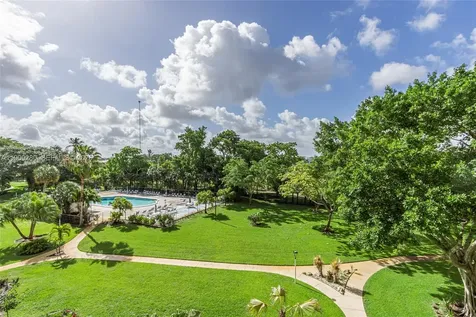 4330 Hillcrest Drive Hollywood FL 33021