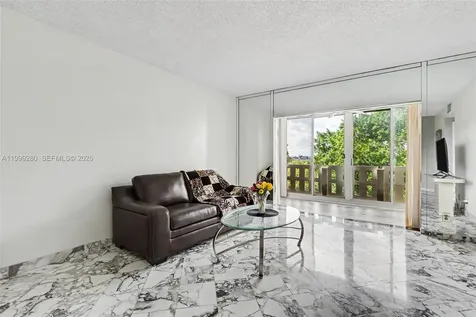4330 Hillcrest Drive Hollywood FL 33021
