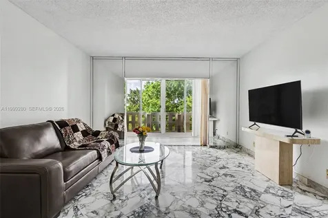 4330 Hillcrest Drive Hollywood FL 33021