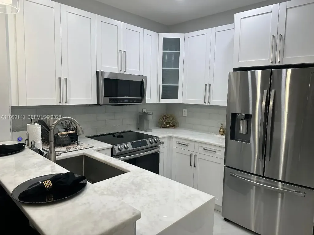 7690 S Southwood Circle Davie FL 33328