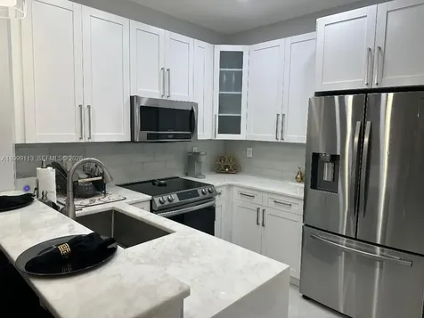 7690 S Southwood Circle Davie FL 33328