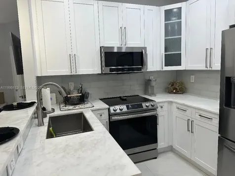 7690 S Southwood Circle Davie FL 33328