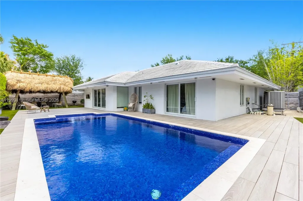 524 Warren Lane Key Biscayne FL 33149
