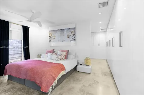 524 Warren Lane Key Biscayne FL 33149