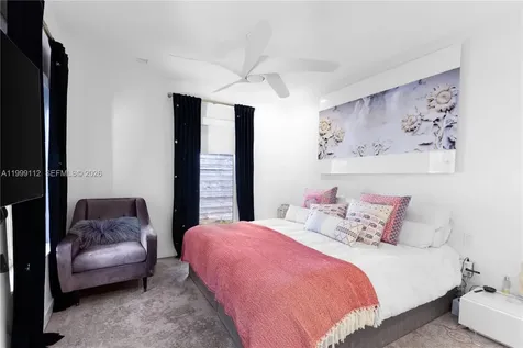 524 Warren Lane Key Biscayne FL 33149