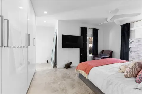 524 Warren Lane Key Biscayne FL 33149