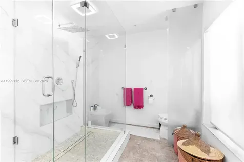 524 Warren Lane Key Biscayne FL 33149