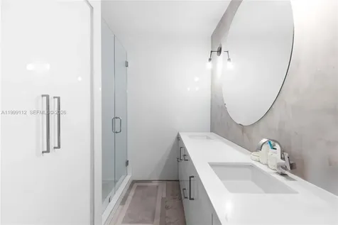 524 Warren Lane Key Biscayne FL 33149