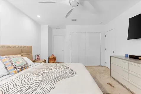 524 Warren Lane Key Biscayne FL 33149