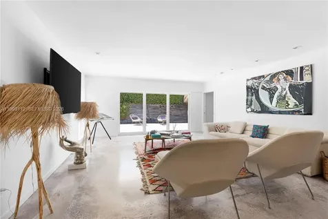 524 Warren Lane Key Biscayne FL 33149