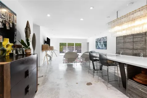 524 Warren Lane Key Biscayne FL 33149