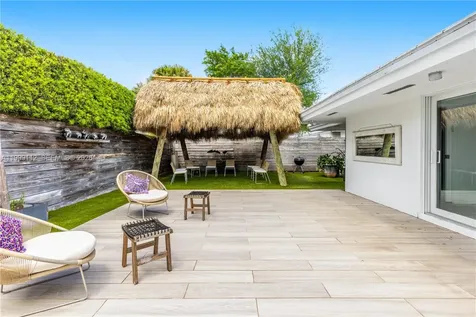 524 Warren Lane Key Biscayne FL 33149