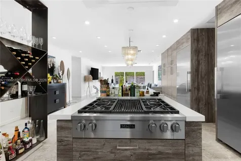 524 Warren Lane Key Biscayne FL 33149
