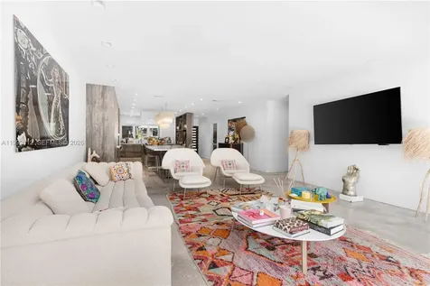 524 Warren Lane Key Biscayne FL 33149