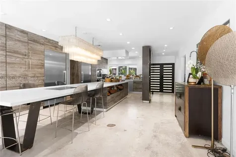 524 Warren Lane Key Biscayne FL 33149