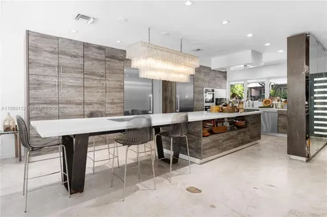 524 Warren Lane Key Biscayne FL 33149