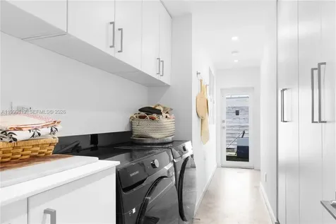 524 Warren Lane Key Biscayne FL 33149