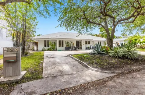 524 Warren Lane Key Biscayne FL 33149