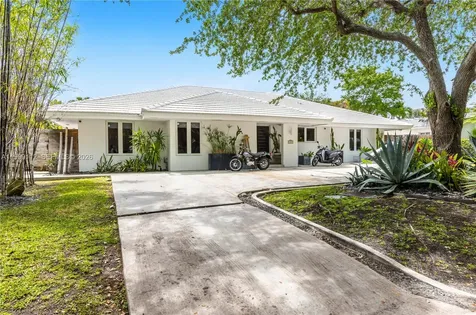524 Warren Lane Key Biscayne FL 33149