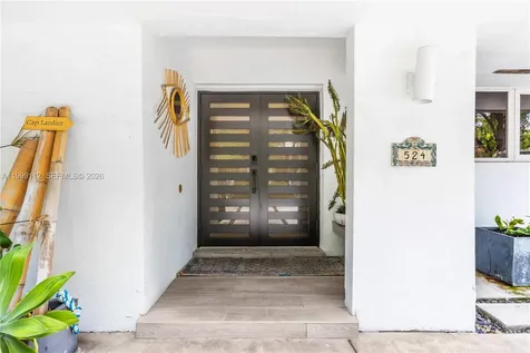 524 Warren Lane Key Biscayne FL 33149
