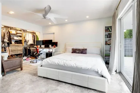 524 Warren Lane Key Biscayne FL 33149