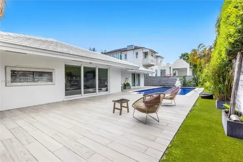 524 Warren Lane Key Biscayne FL 33149