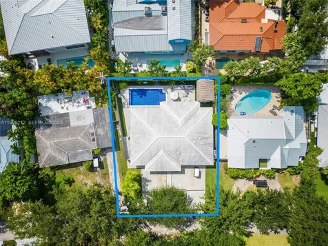 524 Warren Lane Key Biscayne FL 33149