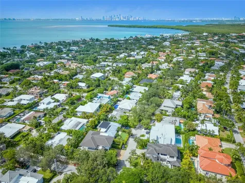524 Warren Lane Key Biscayne FL 33149
