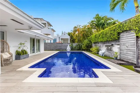 524 Warren Lane Key Biscayne FL 33149