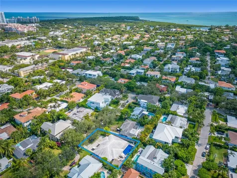 524 Warren Lane Key Biscayne FL 33149