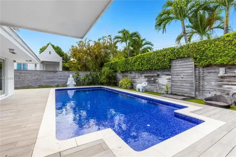 524 Warren Lane Key Biscayne FL 33149