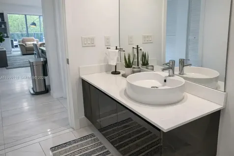 31 SE 6th Street Miami FL 33131