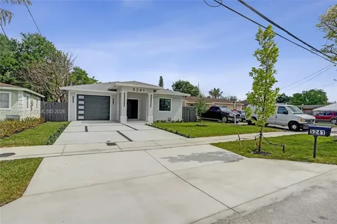 5241 SW 25th Street West Park FL 33023