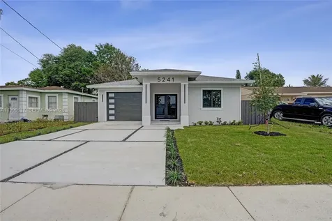 5241 SW 25th Street West Park FL 33023