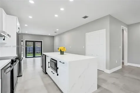 5241 SW 25th Street West Park FL 33023