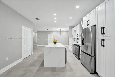 5241 SW 25th Street West Park FL 33023
