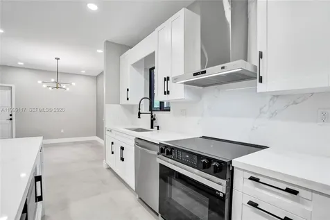 5241 SW 25th Street West Park FL 33023