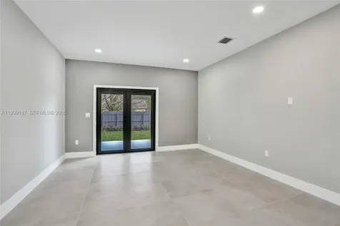 5241 SW 25th Street West Park FL 33023
