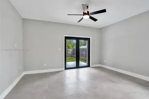 5241 SW 25th Street West Park FL 33023