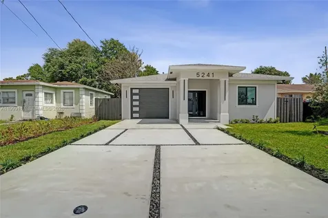 5241 SW 25th Street West Park FL 33023