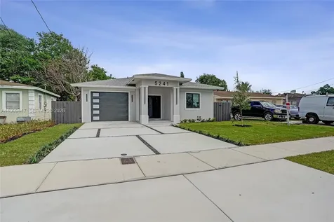 5241 SW 25th Street West Park FL 33023