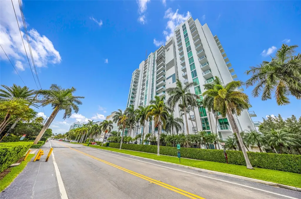 7928 East Drive North Bay Village FL 33141